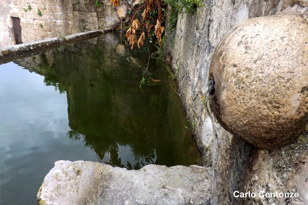 Gravina in Puglia - Pilone sul Ponte Acquedotto