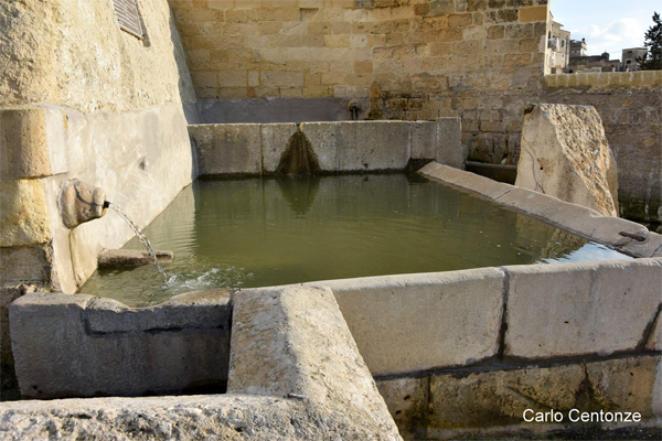 Gravina in Puglia - Pilone sul Ponte Acquedotto